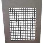 Divisória com serralheria quadriculada